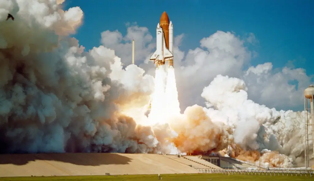 WordPress Relaunch Symbolbild: Raketenstart als Metapher für den erfolgreichen Neustart einer Website